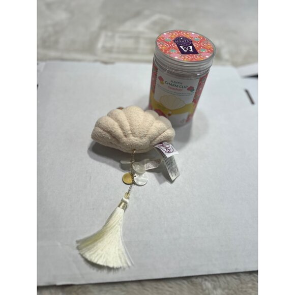 Scentsy Seashell Charm Clip With Tassel - Picture 2 of 7
